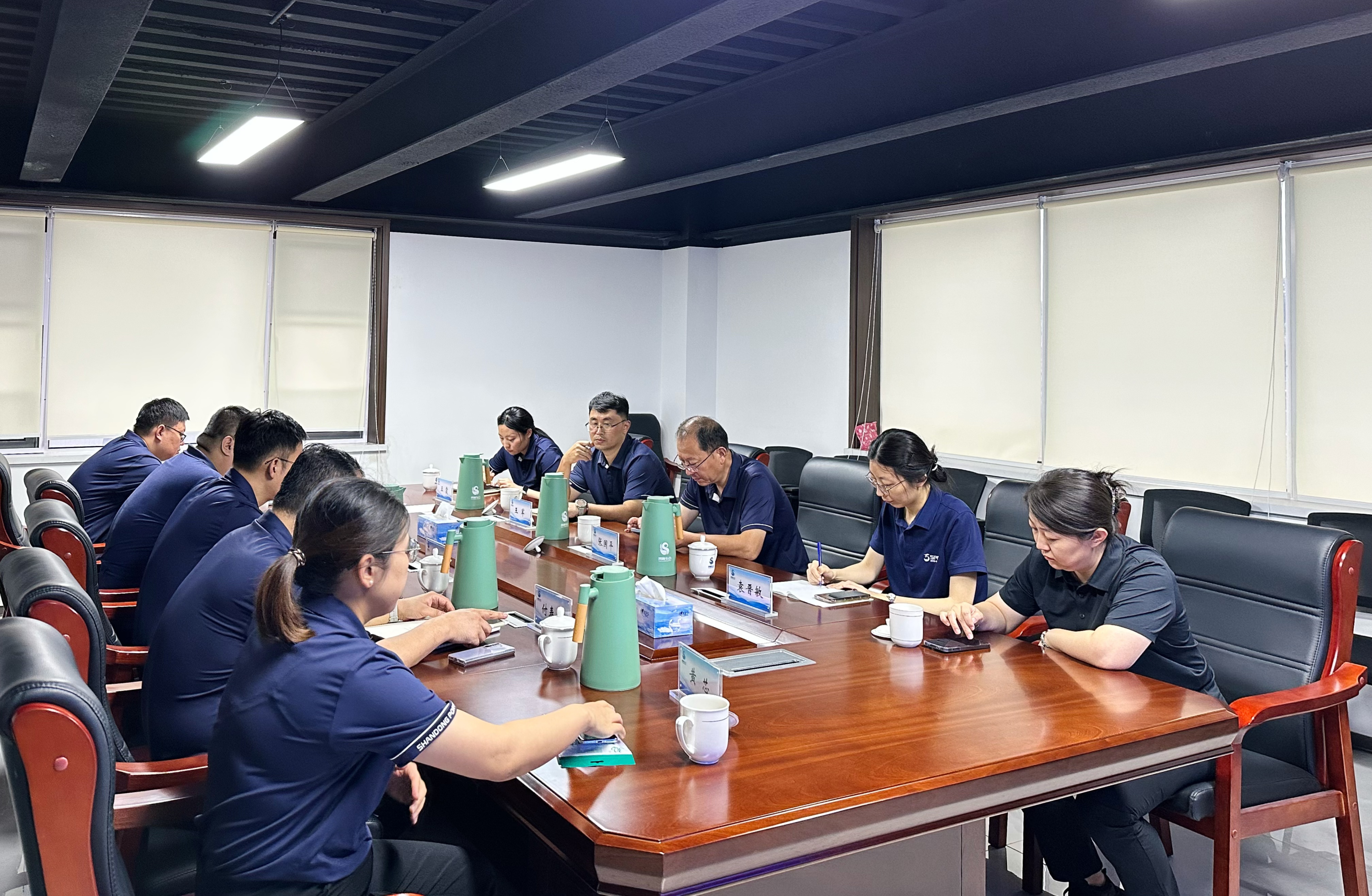 會(huì)議室.jpg